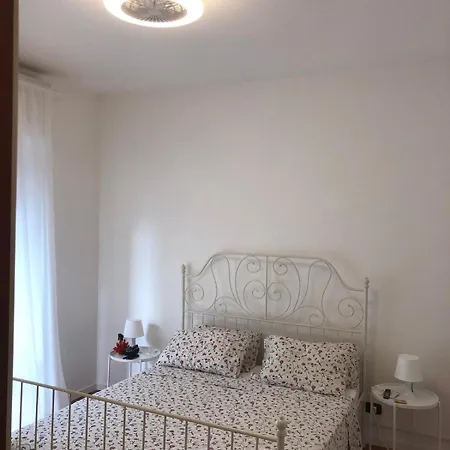 A 100 Mt Dalla Apartment